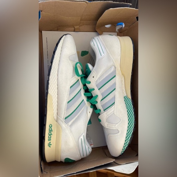 Adidas shoes - Picture 2 of 5